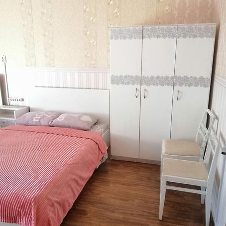 Ланжероновская Угол Дерибасовская Leilighet Odessa Eksteriør bilde