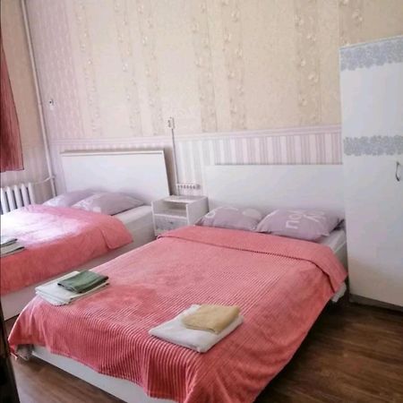 Ланжероновская Угол Дерибасовская Leilighet Odessa Eksteriør bilde